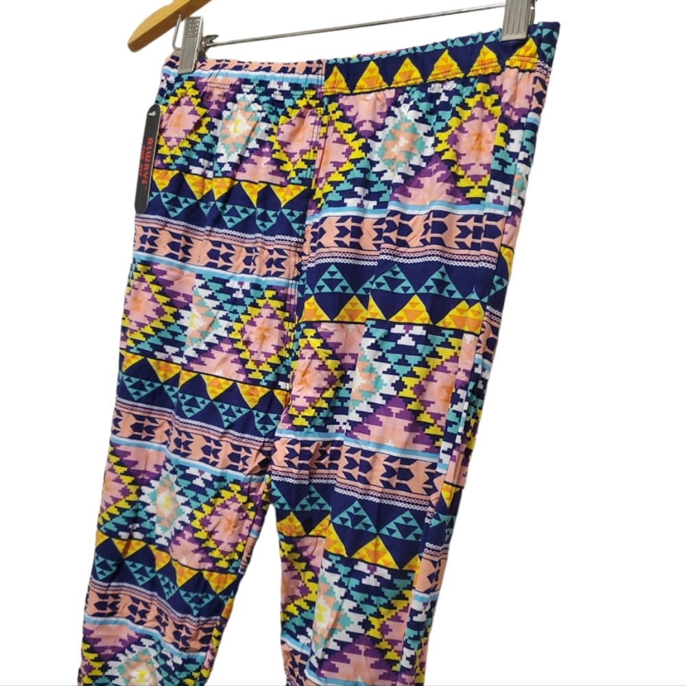 NWT Abstract Plue Size Leggings